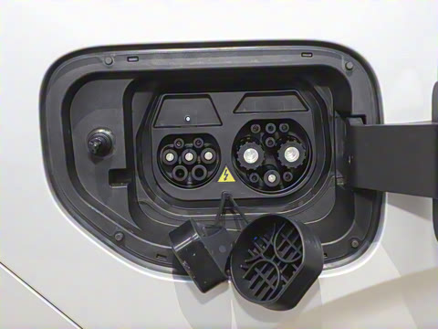 2025�� 210Ultra�Ǽݰ� 6��