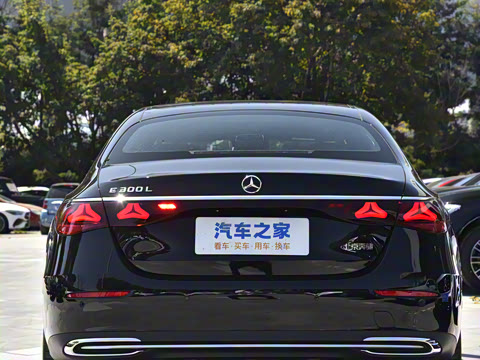 2025�� �Ŀ� E 300 L �����