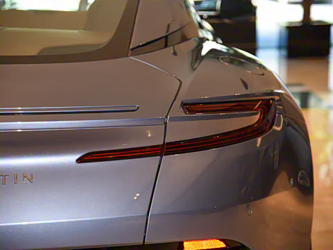 2025�� 4.0T V8 Coupe