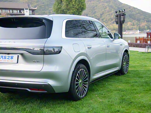 2025�� ���� Ultra�� 53.4kWh 5����