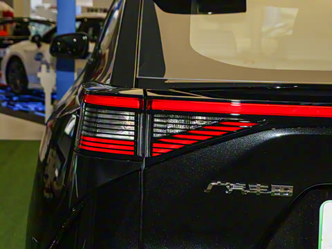 2025�� 560 ����Max��