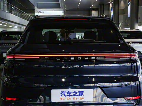 2025�� Cayenne S E-Hybrid 3.0T