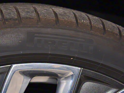 2026�� 4.0T V8 Mulliner