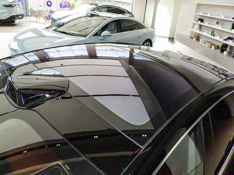 2025�� 705km Max