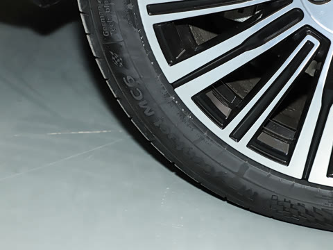 2025�� 180 ��������Ultra���� 7��