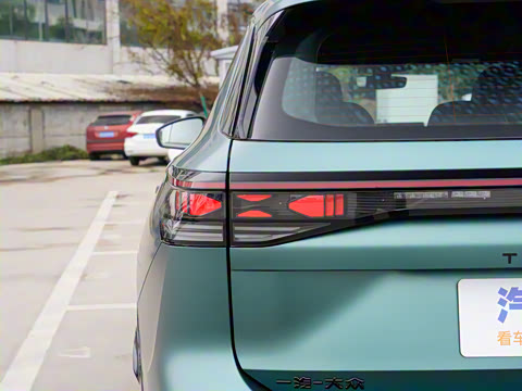 2025�� ̽��L 330TSI ������ӢCity��