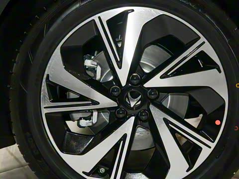 2025�� 688MAX 160kW