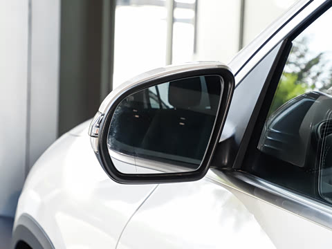 2025�� �Ŀ� GLA 200