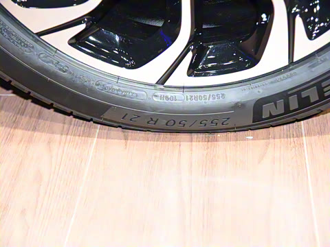 2025�� 2.0T ������������˹��