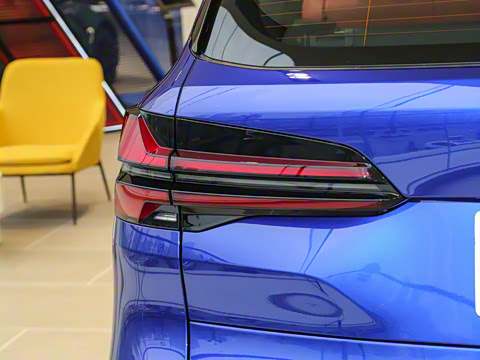 2023�� X5 M ������