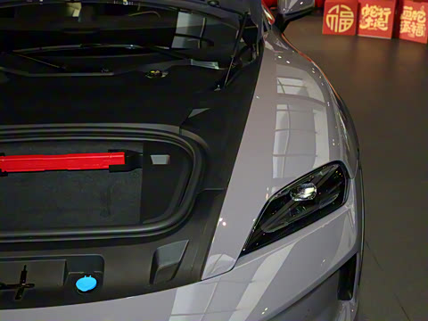 2024�� Taycan 4 Cross Turismo