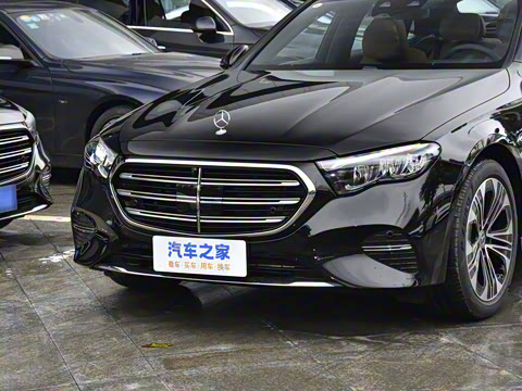 2025�� �Ŀ� E 300 L ������