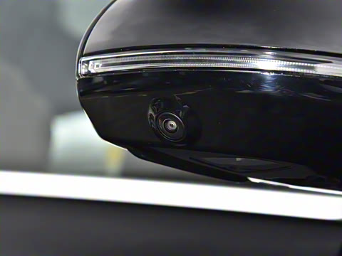 2025�� �Ŀ� E 300 L ������