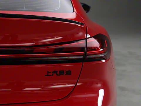 2026�� TFSI quattro 150kW �׷�������