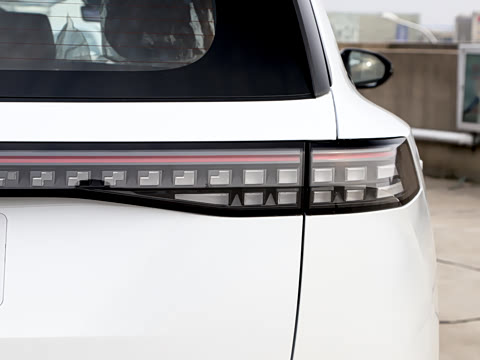 2025�� 210Ultra���Ȱ� 5��