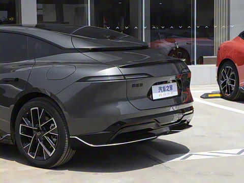 2025�� Ultra�����