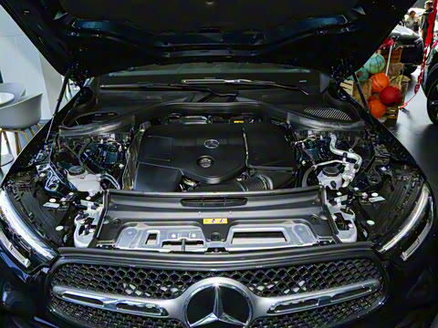 2025�� GLC 260 L 4MATIC ������