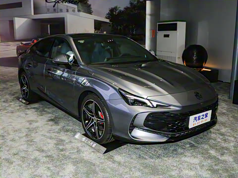 2025�� 2.0T Trophy+ �����˶���