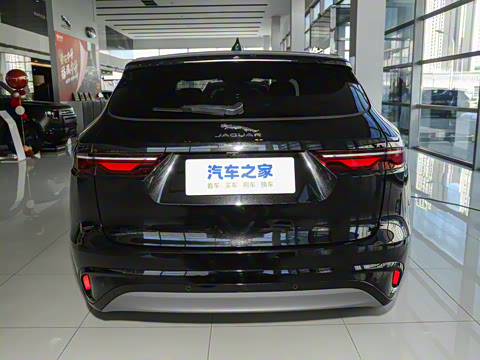 2025�� P250 R-Dynamic S