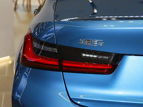 2025�� 325Li M�˶���װ