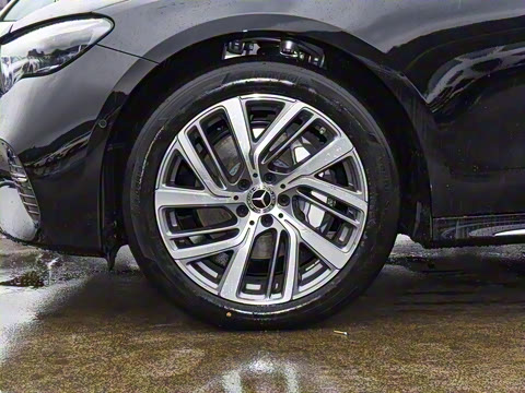 2025�� �Ŀ� E 300 L ʱ����