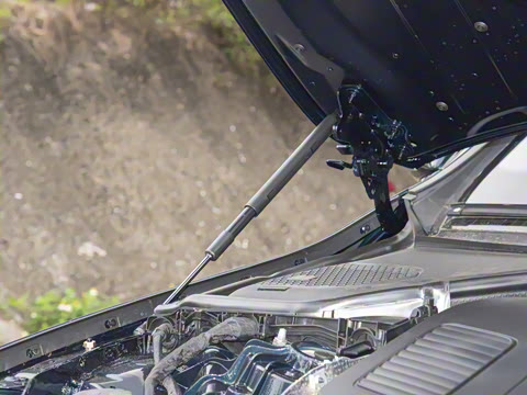 2025�� �Ŀ� E 300 L ������