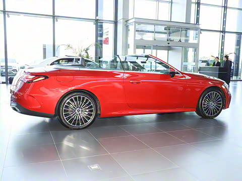 2025�� CLE 260 ������ܳ�