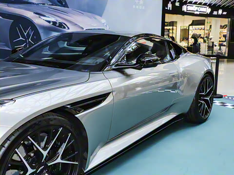 2025�� 4.0T V8 Coupe