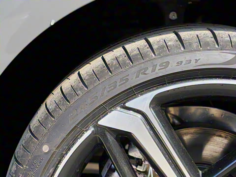 2025�� 200���������� 40 TFSI ����������