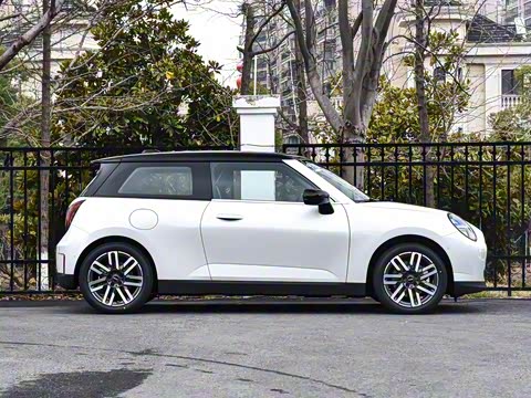 2025�� 456km COOPER E ������