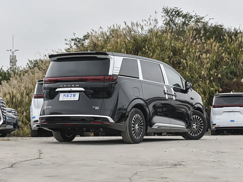 2025�� EV �Ǽݰ� 600 ���������