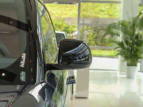 2025�� 400PS Dynamic HSE