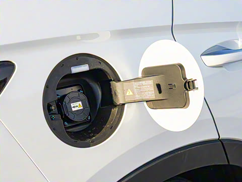 2025�� EV �Ǽݰ� 605km �콢��