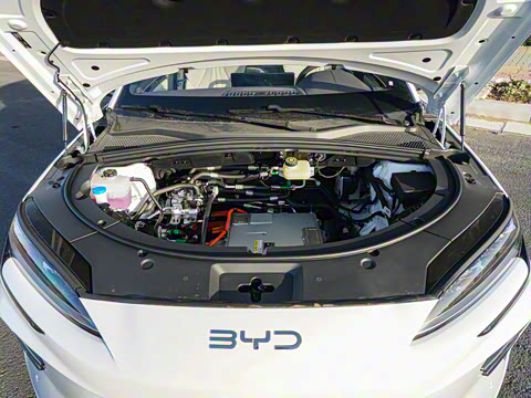 2025�� EV �Ǽݰ� 605km �콢��