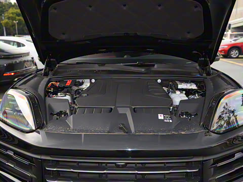 2025�� Cayenne E-Hybrid 2.0T