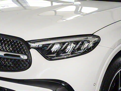 2025�� �Ŀ� GLC 260 L 4MATIC ������