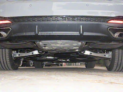 2025�� 200���������� 40 TFSI ���������� B&O ��ҹ��