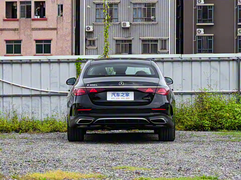 2025�� �Ŀ� E 300 L ����˶���