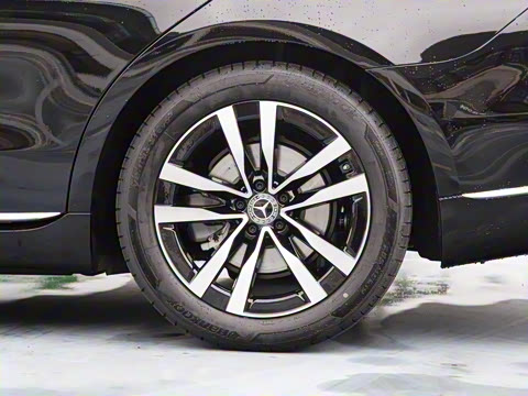 2025�� S 400 L ������