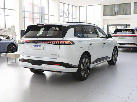 2025�� 210Ultra���Ȱ� 6��