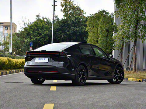 2025�� 230UltraǬ���Ǽ�ADS SE���̰�