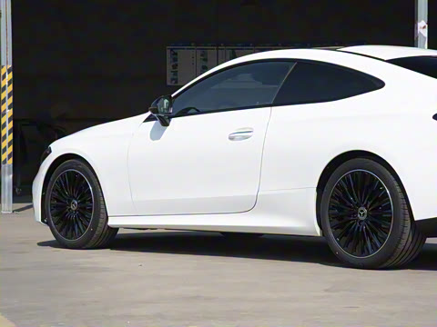 2025�� CLE 300 4MATIC �����ͽ��ܳ�