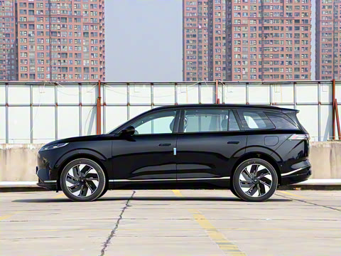 2025�� 210Ultra���̰� 6��