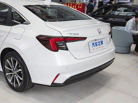 2025�� 240TURBO CVT�Ƽ���