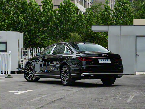 2026�� A8L 45 TFSI quattro ������