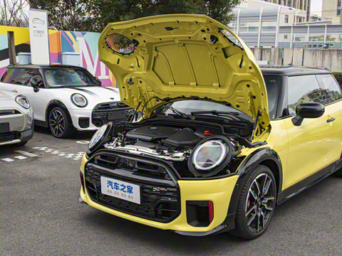 2025�� JOHN COOPER WORKS