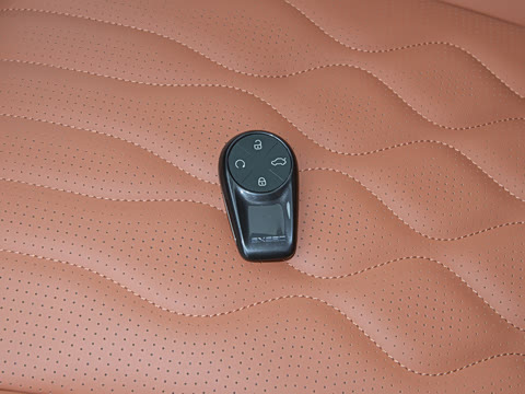 2025�� 180 ��������Ultra���� 7��