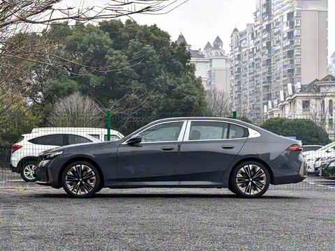 2025�� 530Li ������ ������װ