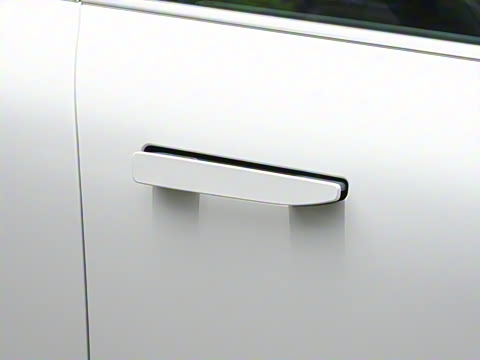 2025�� 75kWh Touring