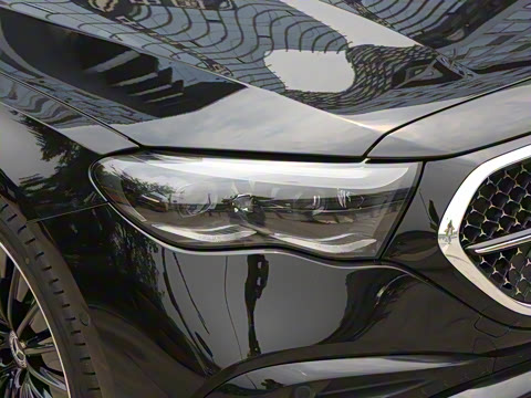 2025�� �Ŀ� E 300 �������˶���